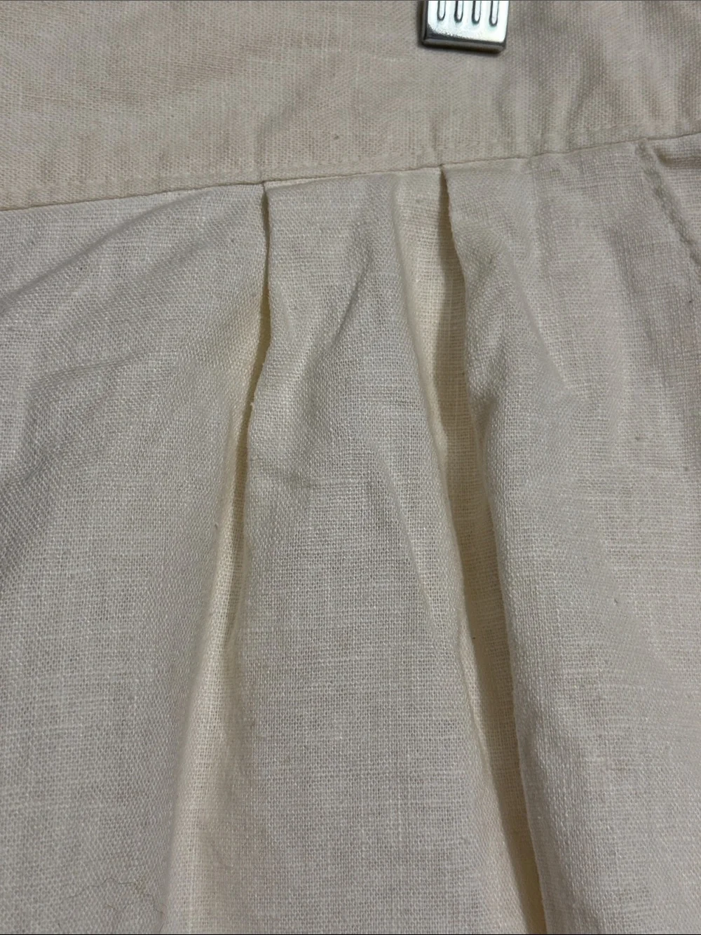 Vintage Oscar de la Renta Cream Linen Blend Pleated Shorts Size 36 Made in Japan